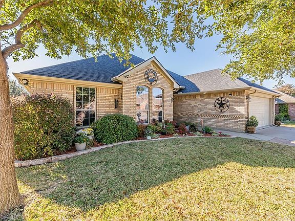 3rd image of 725 Blue Marlin Dr