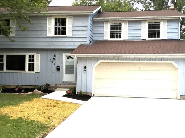 654 N Woodhill Dr, Amherst, OH 44001