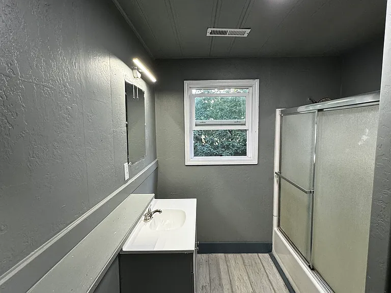 835 Cherry St — Photo 7