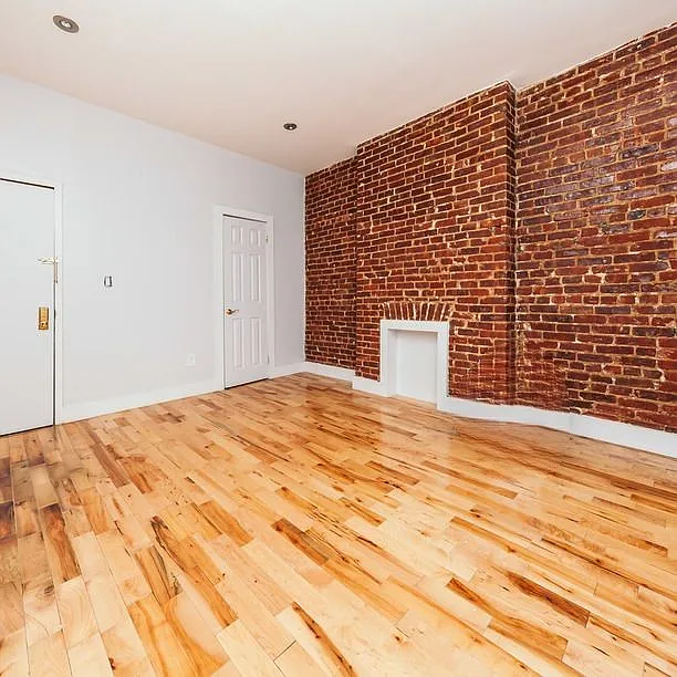 765 Macdonough Street — Photo 2