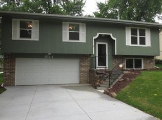 15311 Wycliffe Dr, Omaha, NE 68154