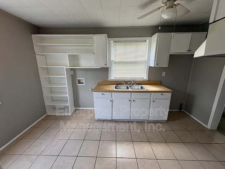 2083 Charleston Rd — Photo 9