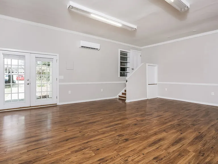 1650 Southcross St — Photo 11