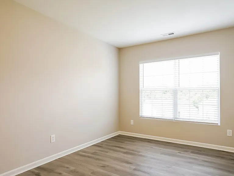 5200 Tant Cir — Photo 7