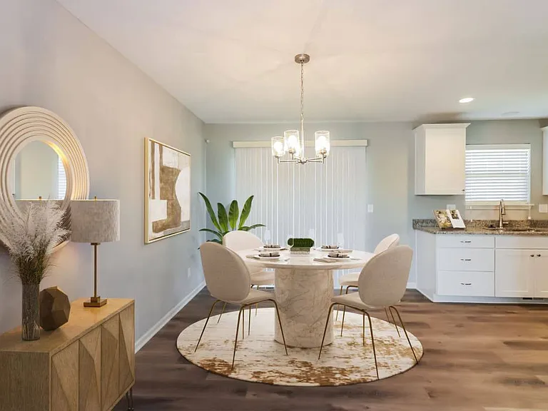 Elm Grove Luxury Rental Homes — Photo 25
