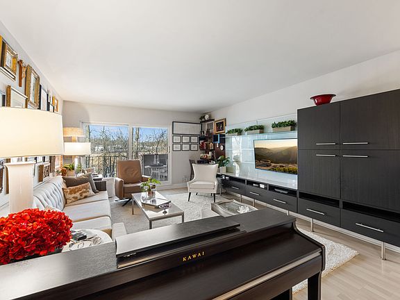 4th image of 6670 Vernon Ave #105