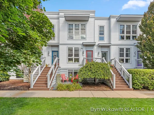 2167 New Town Dr NE, Grand Rapids, MI 49525