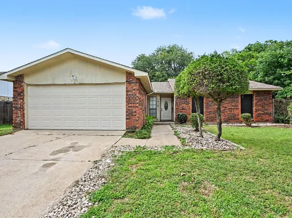 7813 Acapulco Rd, Fort Worth, TX 76112