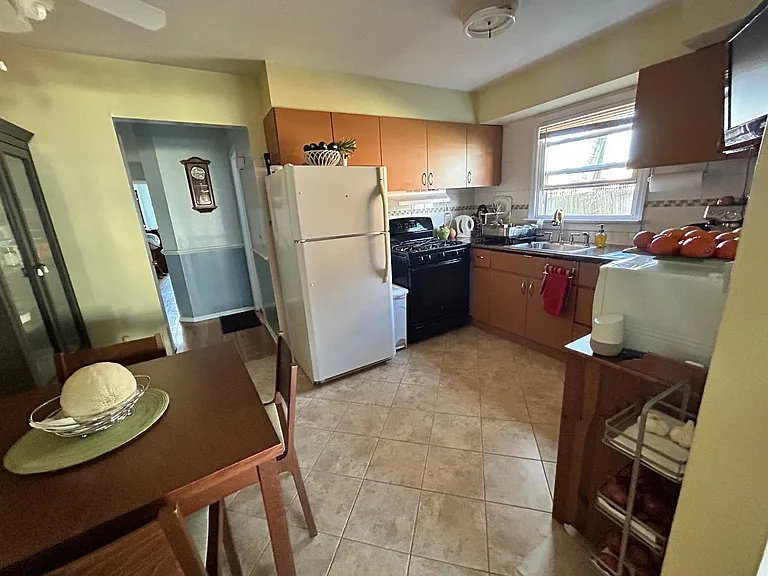 347 New York Ave #1 — Photo 5