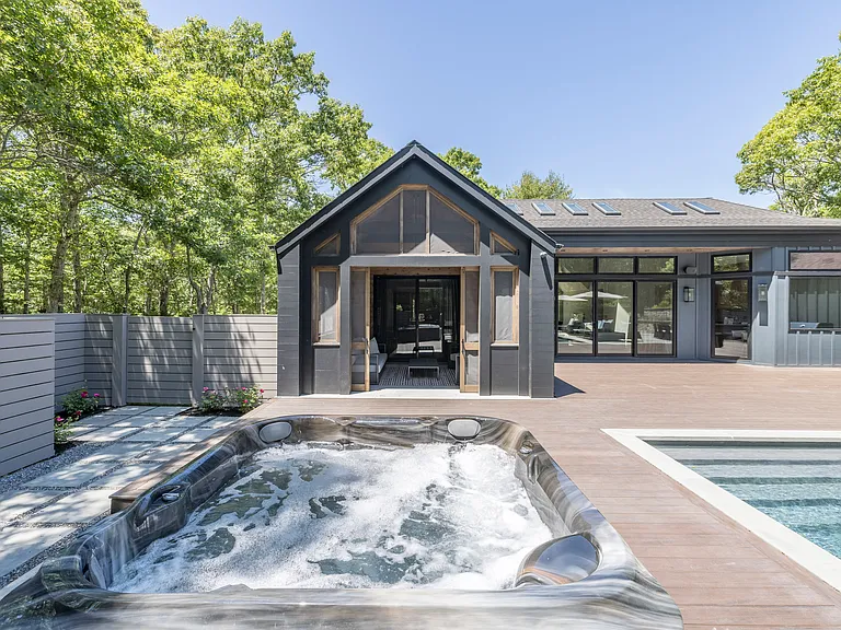 544 Wainscott Northwest Rd — Photo 5