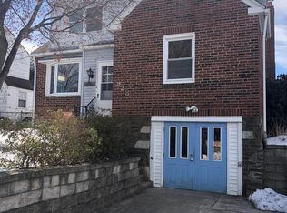 928 Chandler St, Philadelphia, PA 19111