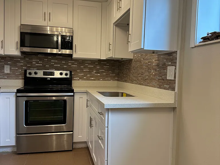 4324 Phinney Ave N #1 — Photo 3