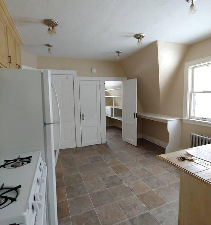 1st image of 1302 Fremont Ave