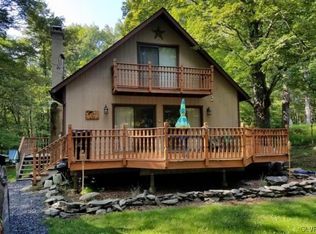1221 Mink Trl, Bushkill, PA 18324