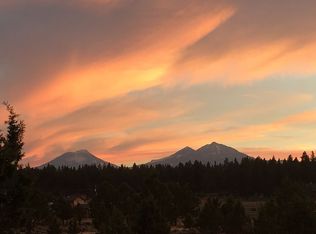 69541 Lake Dr, Sisters, OR 97759