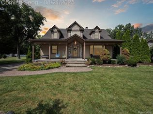 20845 Sunnydale St, Farmington Hills, MI 48336