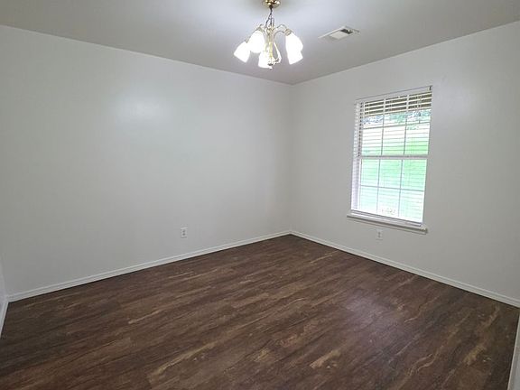 5th image of 611 Preston Dr
