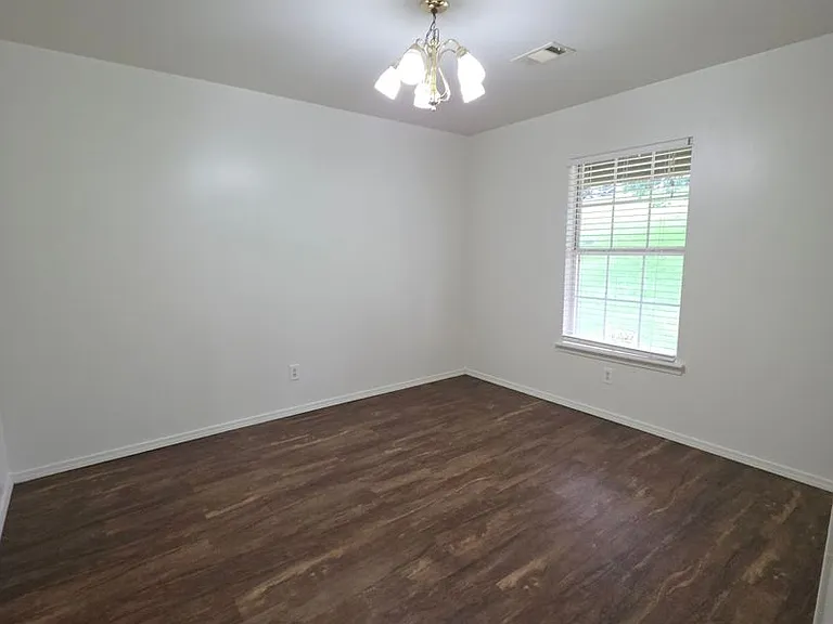 611 Preston Dr — Photo 5