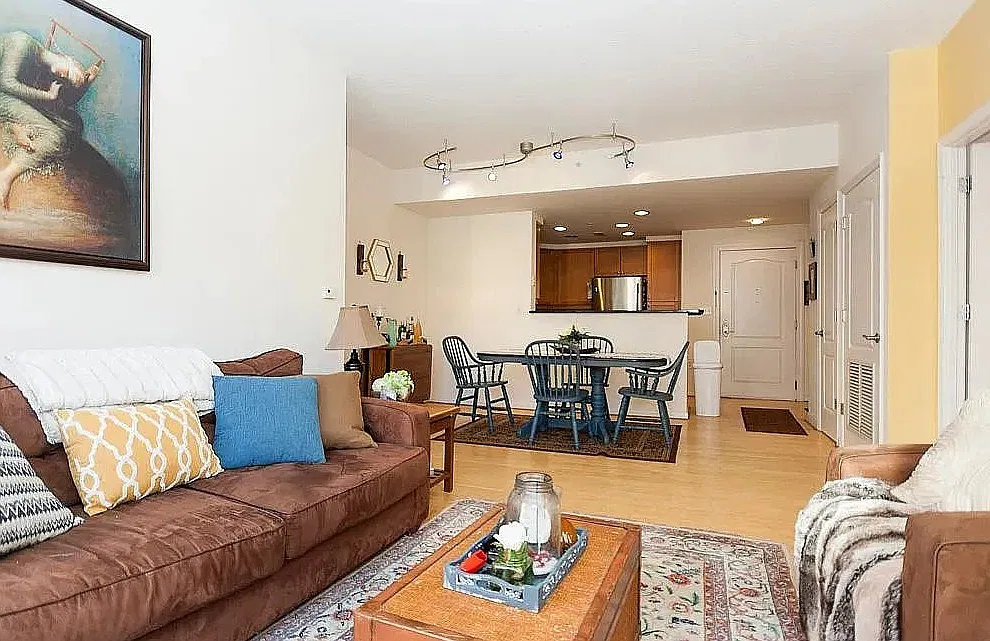 2 bed, 991 sqft, $3,195 — Photo 4