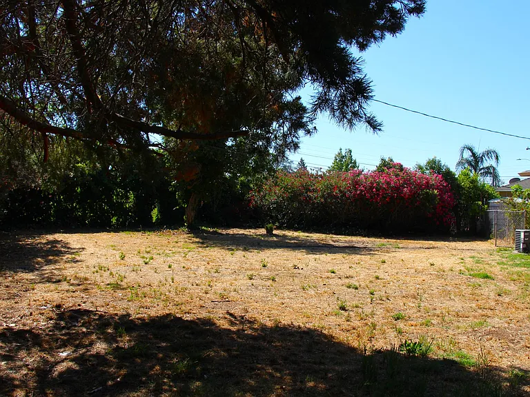 5399 Whittier Dr — Photo 24