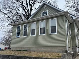 1308 W Taylor St, Bloomington, IL
