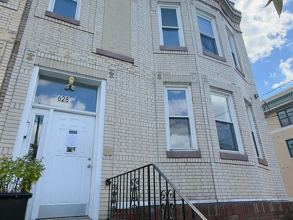 628 Palisade Ave #2