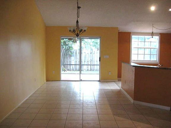 23204BentleyFinal 015