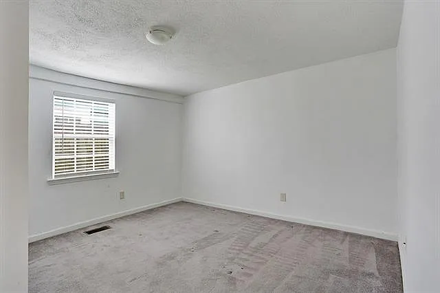 841 Washington Ave — Photo 10
