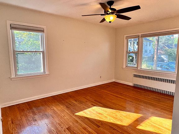 4th image of 148 Jacques Ave #1