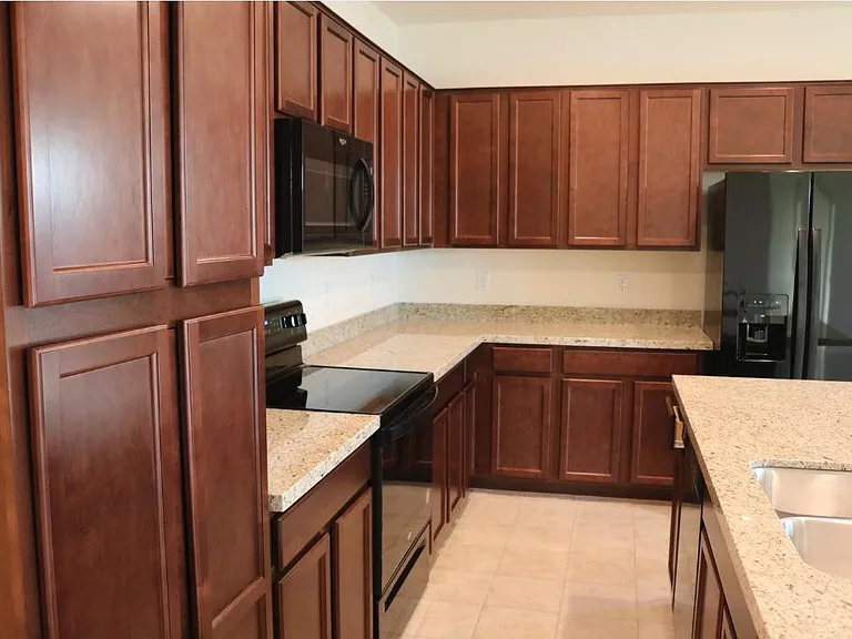 21144 W Cypress St — Photo 4