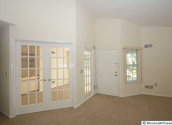 5th image of 999B Thornbury Ln
