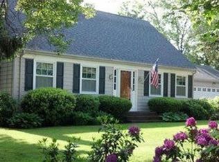 2 Redwood Ct, Warren, RI 02885