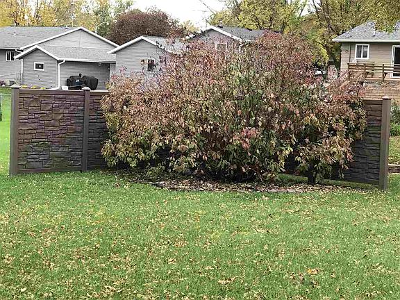 3rd image of 606 N Pleasant Hill Ave