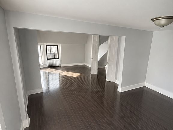 3rd image of 376 Lincoln Ave #2