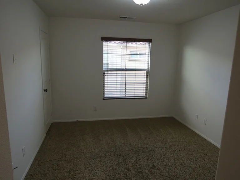 641 Hatfield Dr — Photo 3
