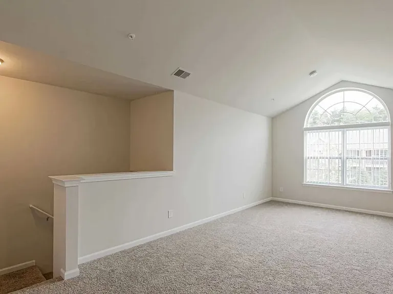 Harvard Place Apartments — Photo 64