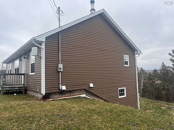 3rd image of 210 Blacksmith Valley Rd