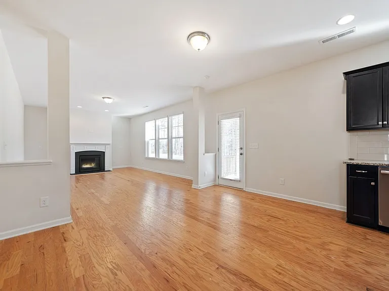 1404 San Antonio Blvd — Photo 3