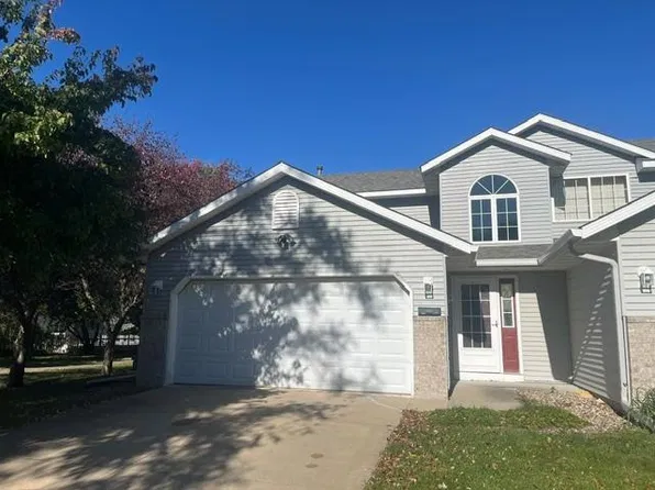 2317 Viola Heights Dr NE, Rochester, MN 55906