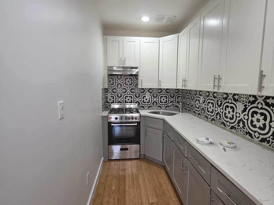 239 Utica Ave #2B
