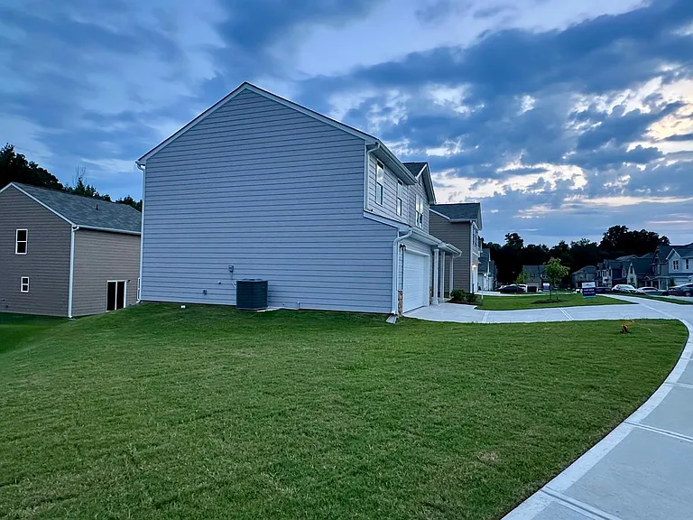 238 Golden Raintree Dr — Photo 2