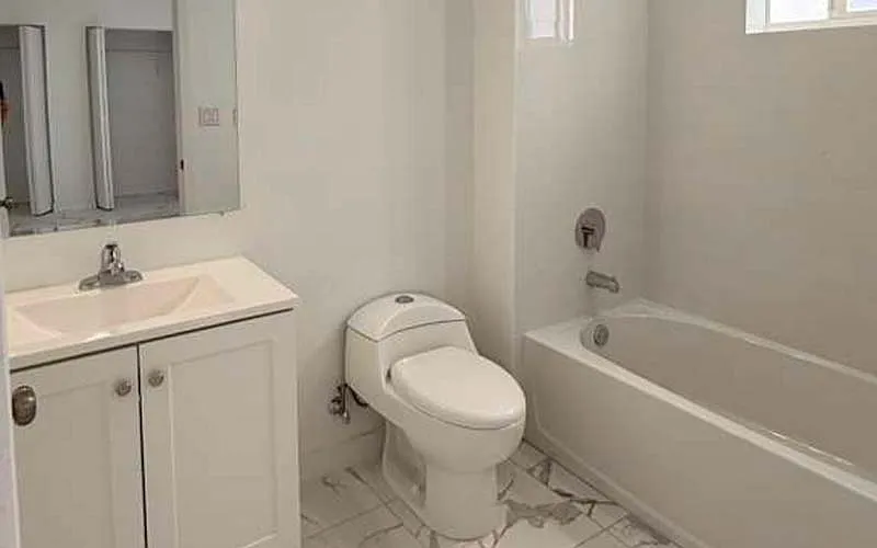 2 bed, 700 sqft, $2,200 — Photo 2