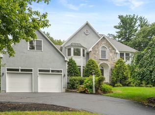10 Country Rd, Holliston, MA 01746