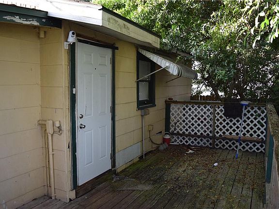 3rd image of 2545 41st Ave N APT A