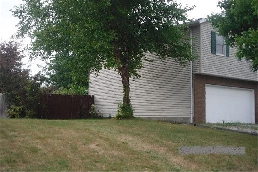 2nd image of 8225 Turquoise Ave NE