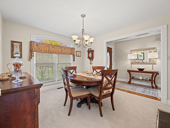 4th image of 112 Lake Point Dr