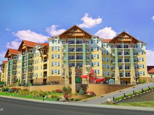 3415 Teaster Ln #401, Pigeon Forge, TN 37863