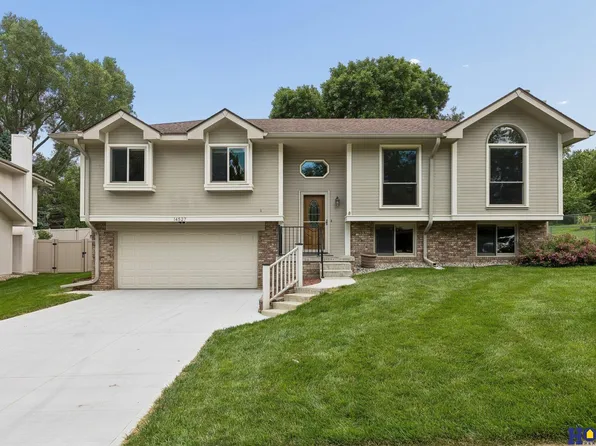 14527 Charles St, Omaha, NE 68154