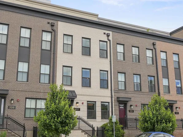 207 Montgomery St, Alexandria, VA 22314