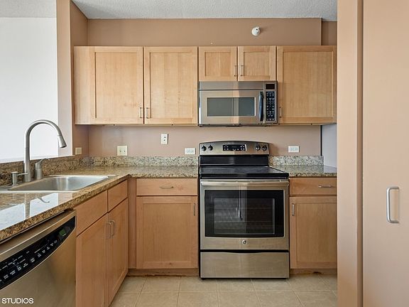 4th image of 222 N Columbus Dr APT 4306